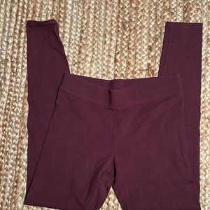 Brand NWOT, never worn AEO maroon leggings, Small, great condition